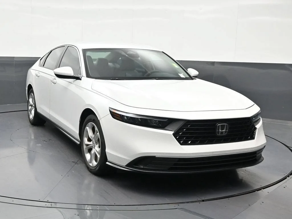 2023 Honda Accord LX photo 7
