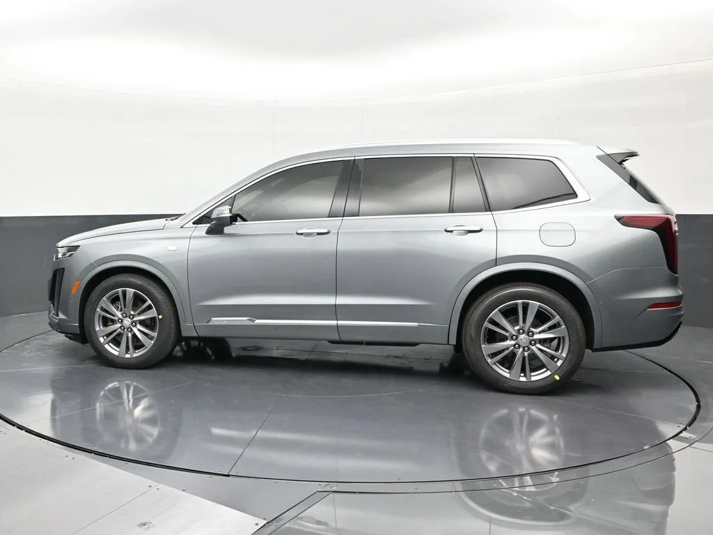 2023 Cadillac XT6 Premium Luxury photo 2