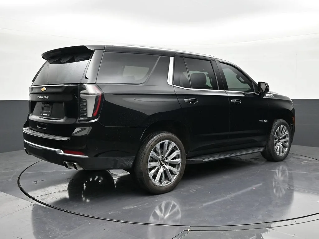 2025 Chevrolet Tahoe High Country photo 3