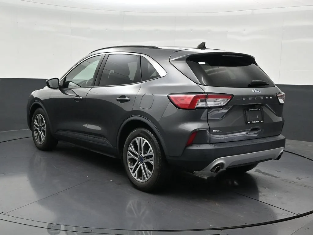 2022 Ford Escape SEL photo 3