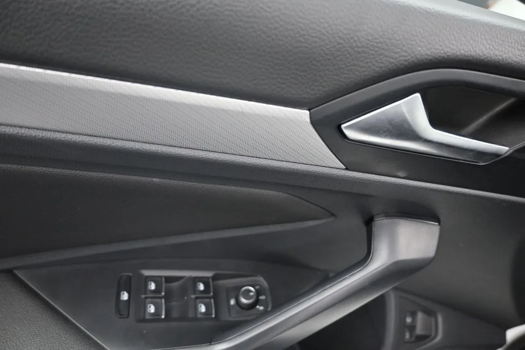 2023 Volkswagen Jetta 1.5T Sport photo 10