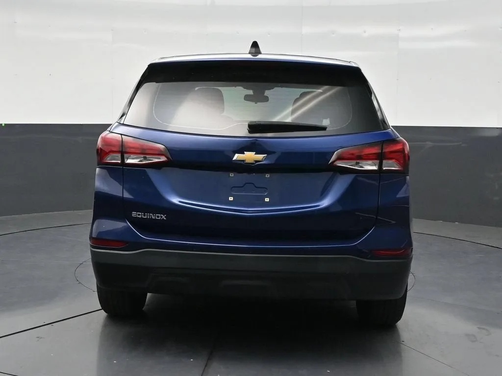 2022 Chevrolet Equinox LS photo 4