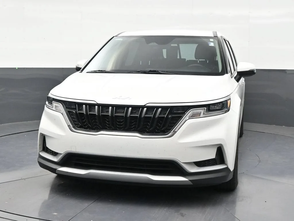 2024 Kia Carnival MPV LX photo 8