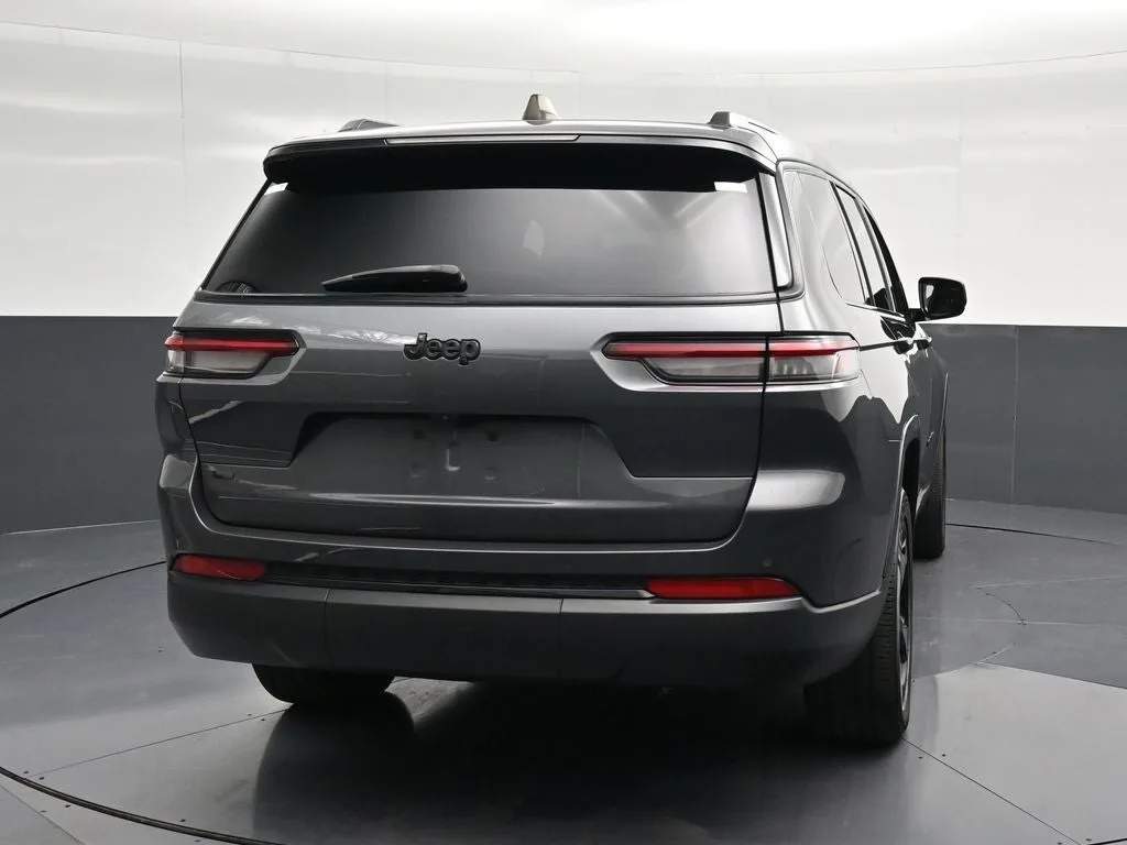 2023 Jeep Grand Cherokee L Altitude photo 2