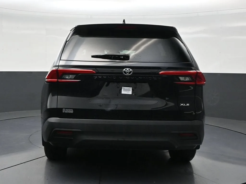 2024 Toyota Grand Highlander XLE photo 4