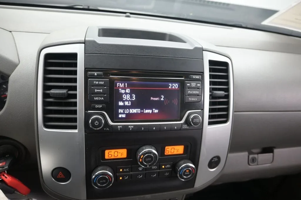 2017 Nissan Frontier SV photo 12