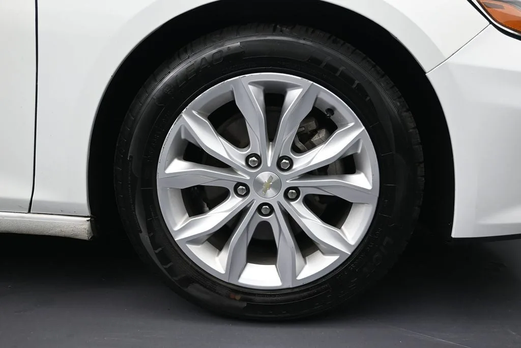 2020 Chevrolet Malibu LT photo 9