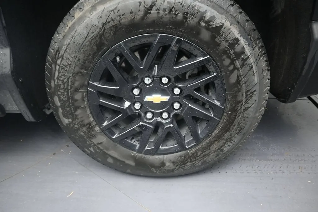 2025 Chevrolet Silverado EV LT - Extended Range photo 10