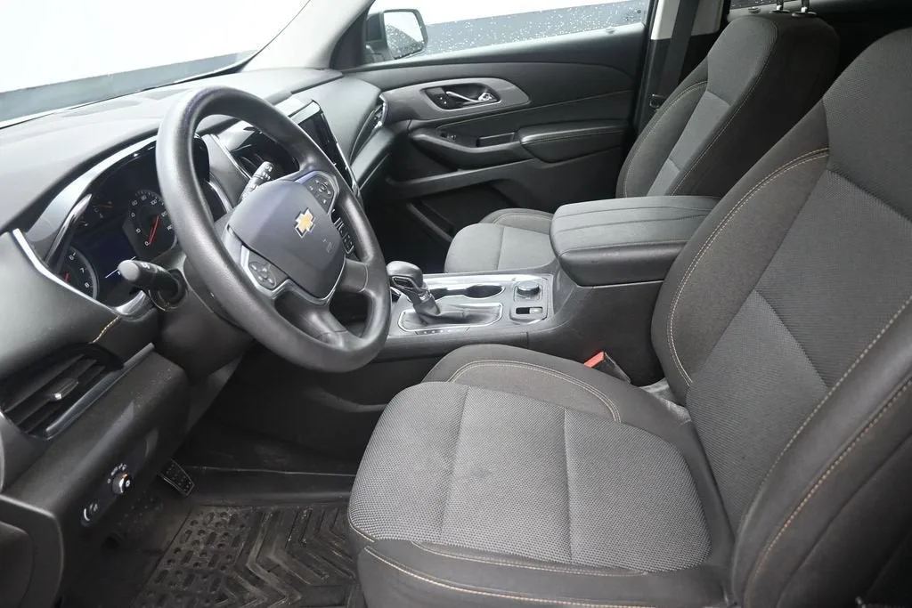 2021 Chevrolet Traverse LS photo 12