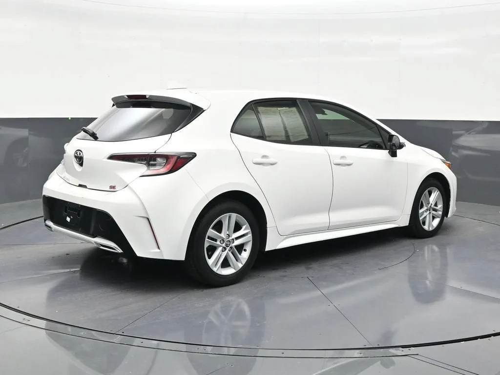 2022 Toyota Corolla Hatchback SE photo 5