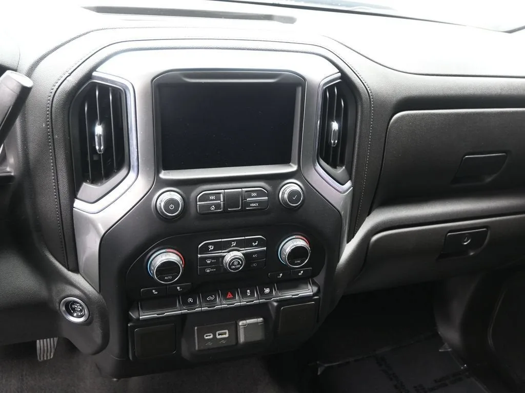 2021 Chevrolet Silverado 1500 RST photo 12