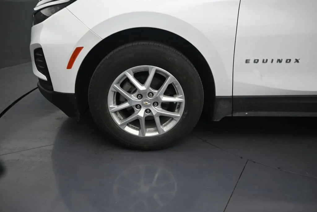2024 Chevrolet Equinox LS photo 9