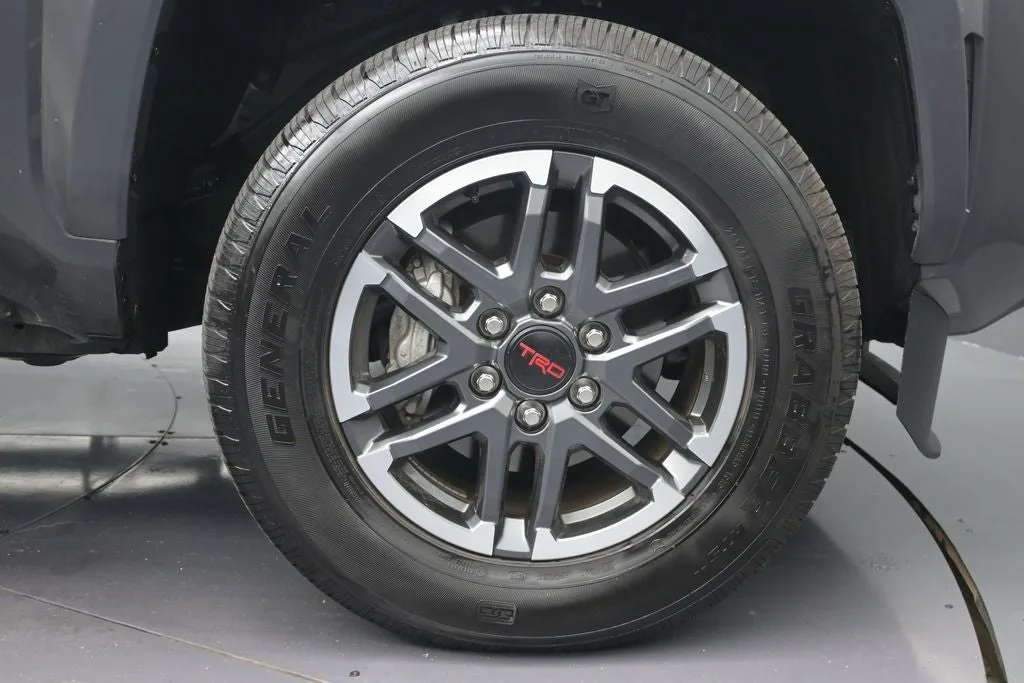 2025 Toyota Tacoma TRD Sport photo 9