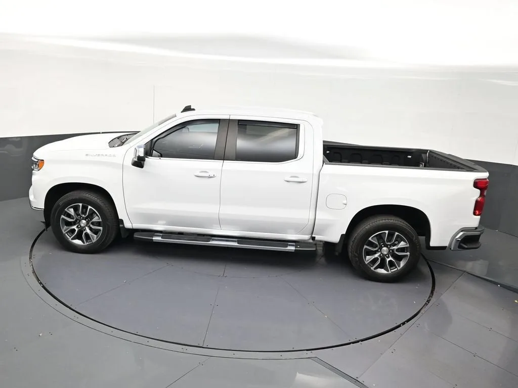 2026 Chevrolet Silverado 1500 LT photo 10
