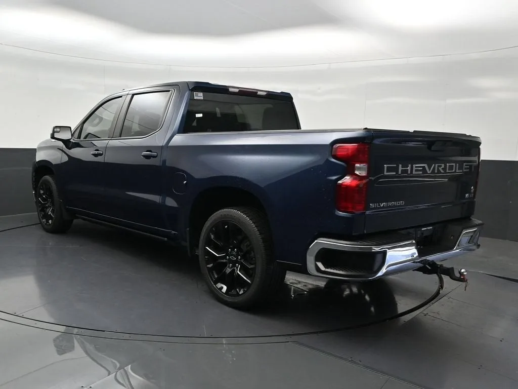 2022 Chevrolet Silverado 1500 LTD LT photo 3