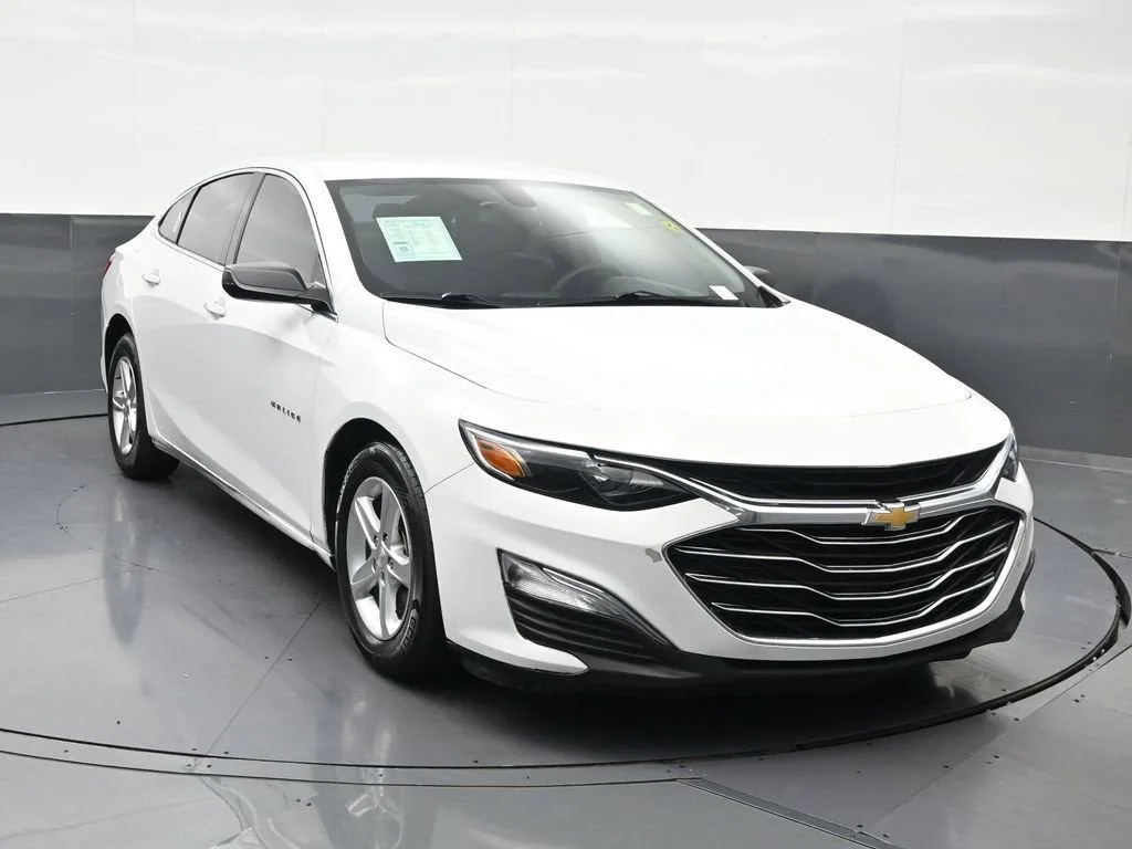2022 Chevrolet Malibu LS photo 8