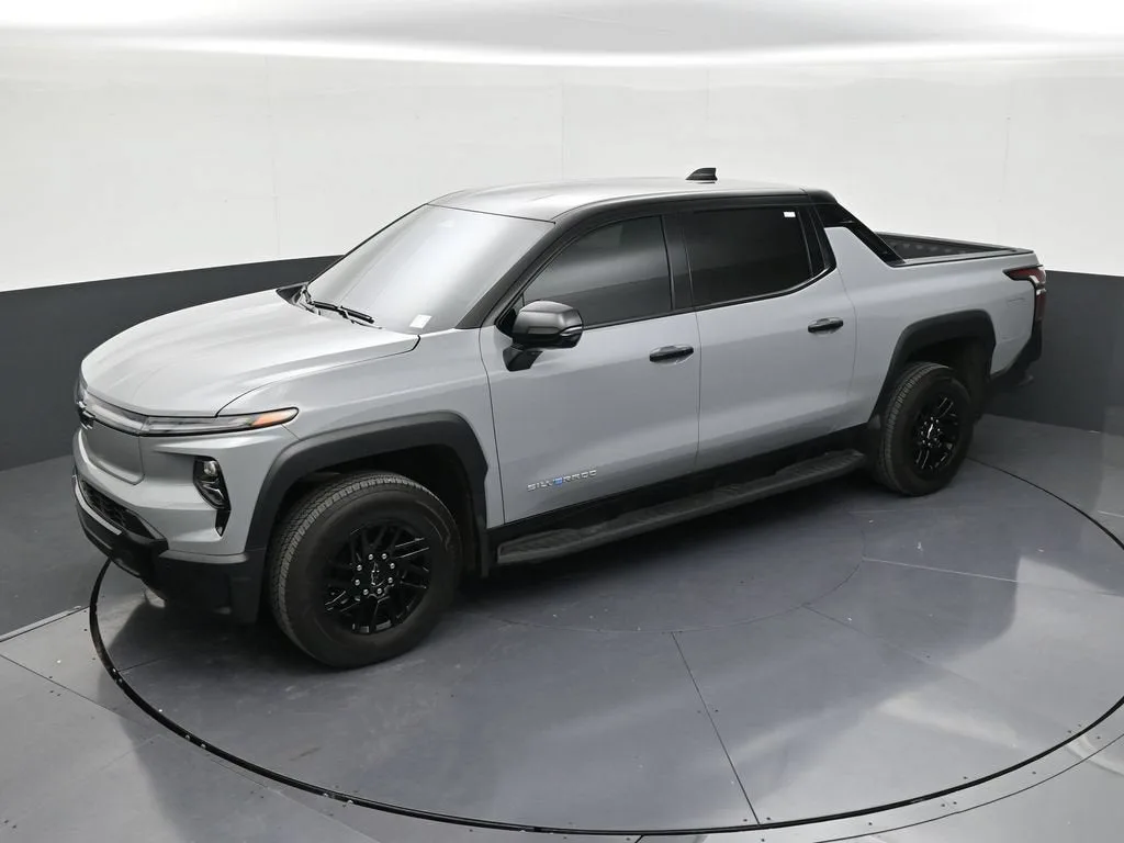 2026 Chevrolet Silverado EV LT - Extended Range photo 12