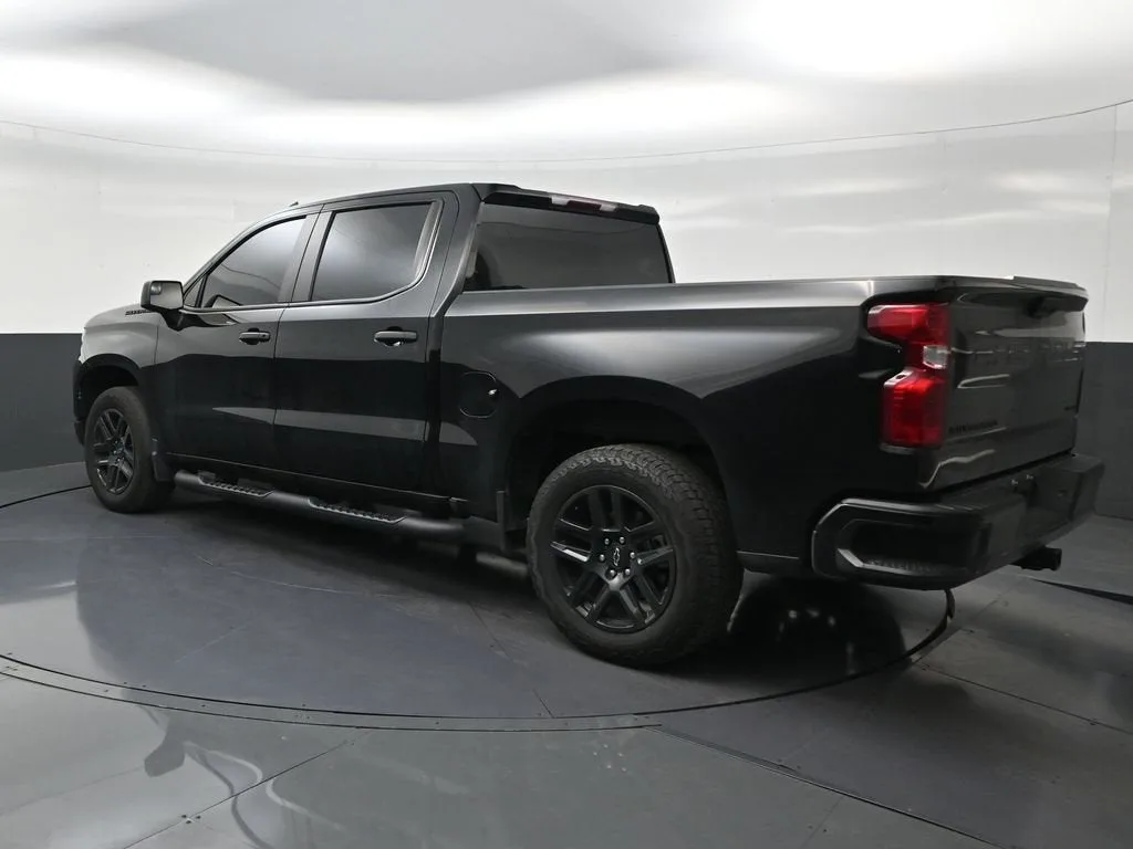 2024 Chevrolet Silverado 1500 Custom photo 3