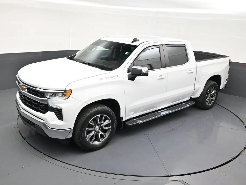 2026 Chevrolet Silverado 1500 LT photo 9