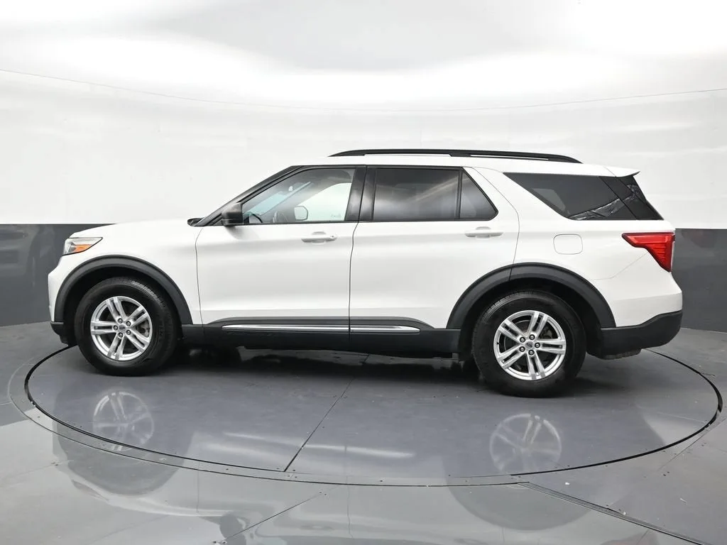 2020 Ford Explorer XLT photo 2
