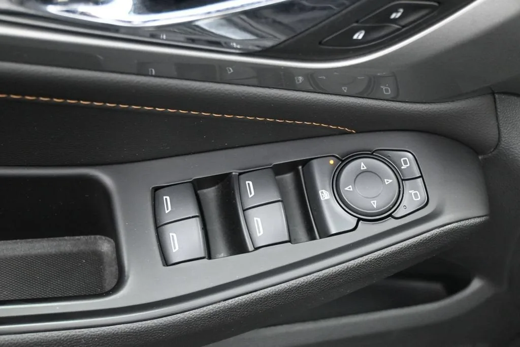 2020 Chevrolet Traverse LS photo 12