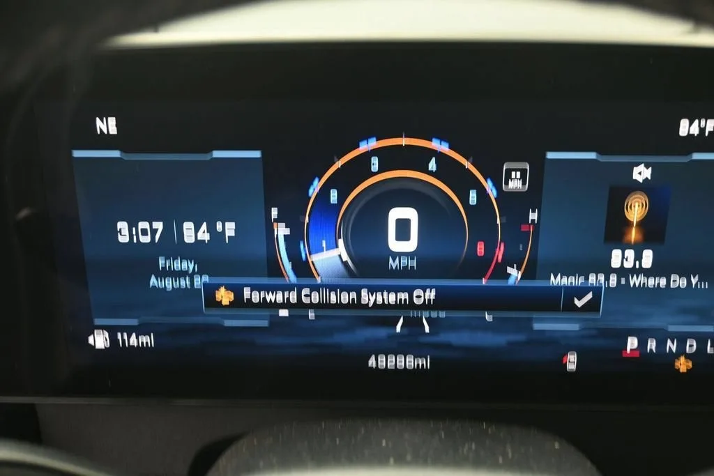 2024 Chevrolet Traverse LT photo 11