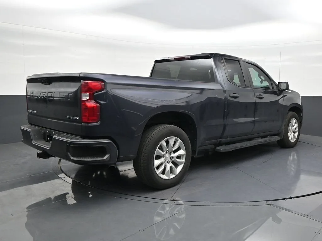 2023 Chevrolet Silverado 1500 Custom photo 5