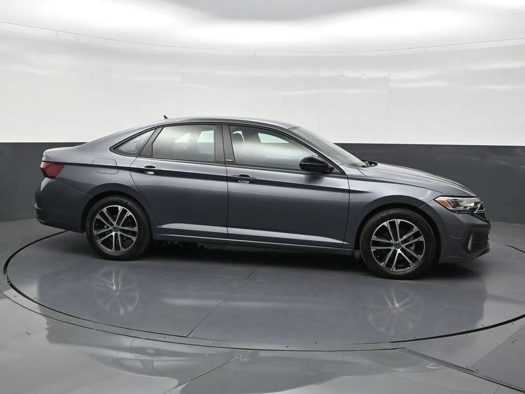 2024 Volkswagen Jetta 1.5T Sport photo 6