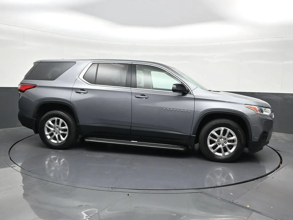 2020 Chevrolet Traverse LS photo 7