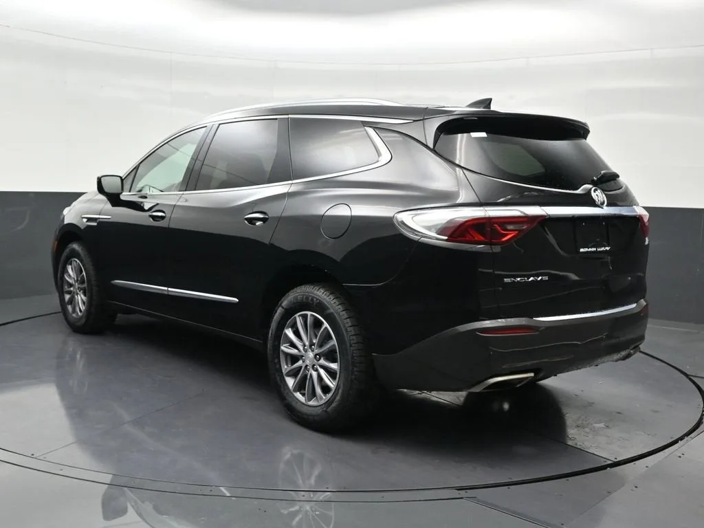 2022 Buick Enclave Essence photo 3