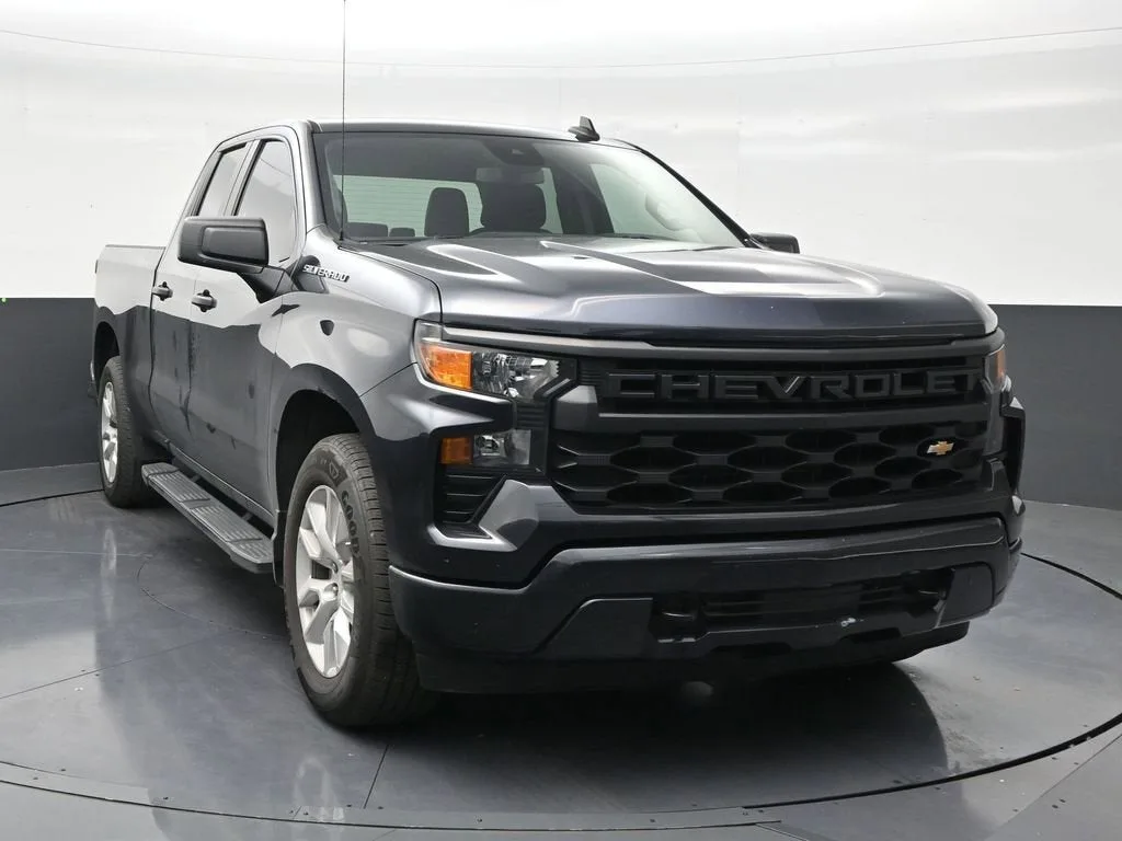 2023 Chevrolet Silverado 1500 Custom photo 7
