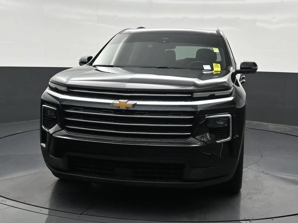 2025 Chevrolet Traverse LT photo 9