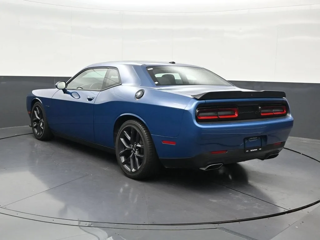 2021 Dodge Challenger R/T photo 3