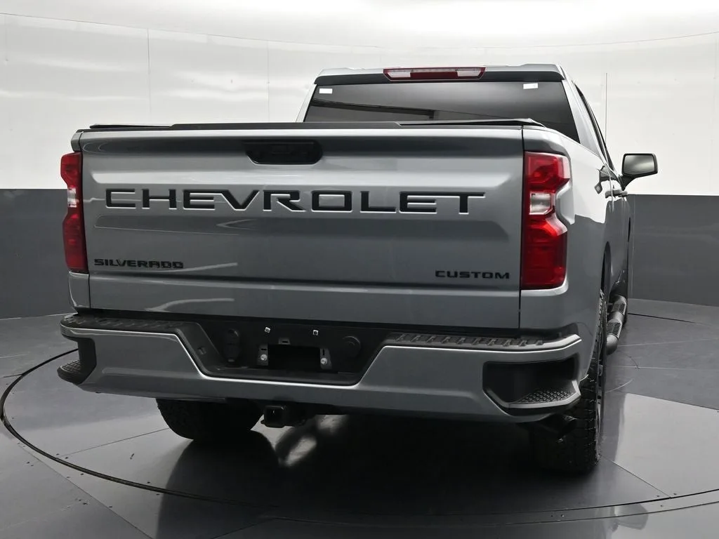 2026 Chevrolet Silverado 1500 Custom photo 2
