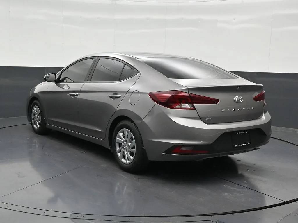 2020 Hyundai Elantra SE photo 3