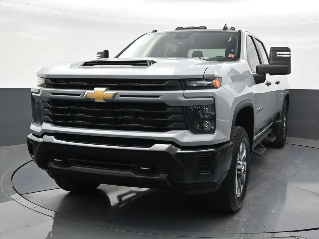 2025 Chevrolet Silverado 2500 HD Custom photo 8