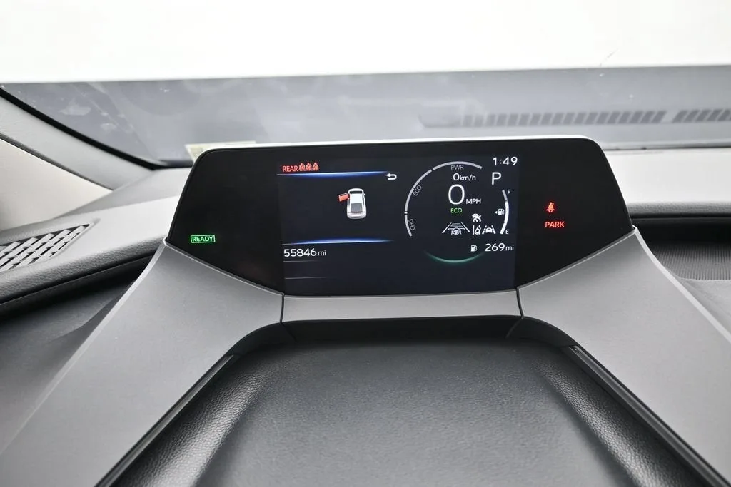 2024 Toyota Prius LE photo 10