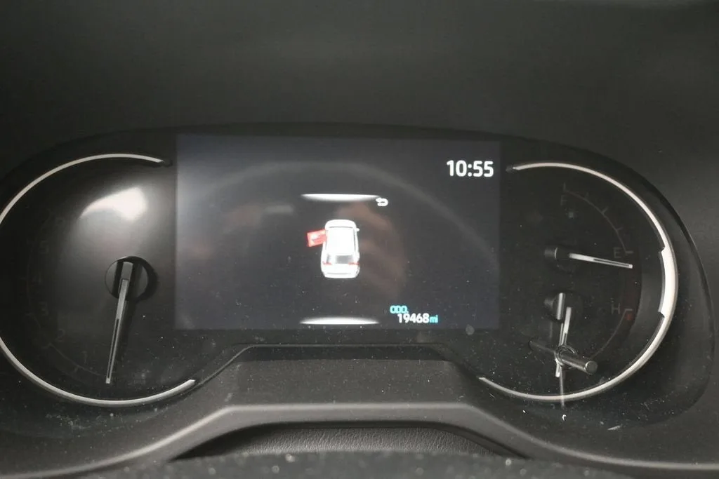 2024 Toyota RAV4 XLE photo 11
