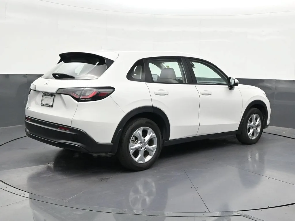 2025 Honda HR-V 2WD LX photo 5