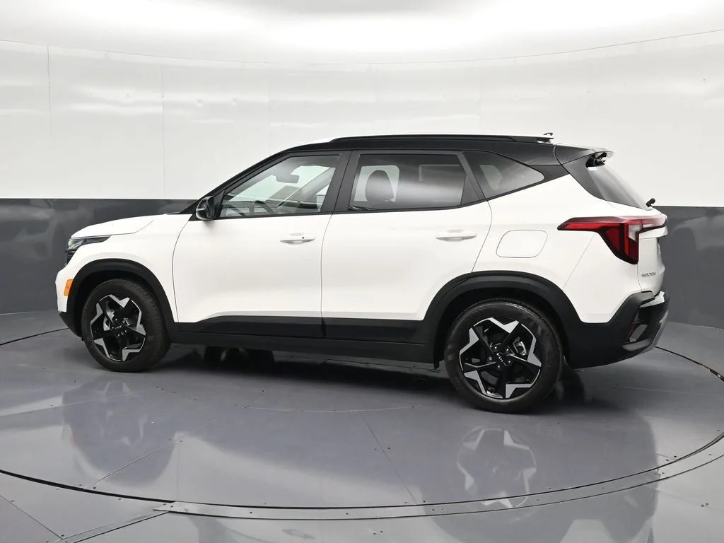 2025 Kia Seltos S photo 8
