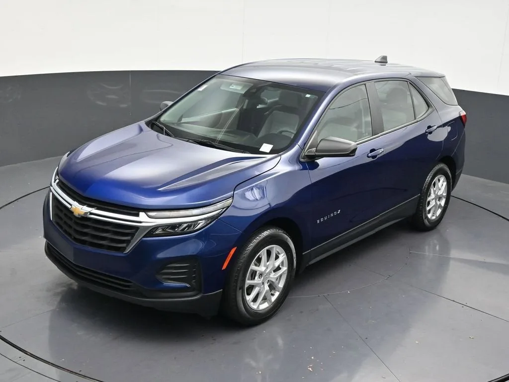 2023 Chevrolet Equinox LS photo 10