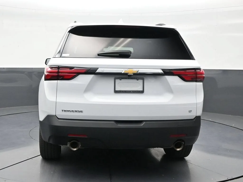 2023 Chevrolet Traverse LT Cloth photo 4
