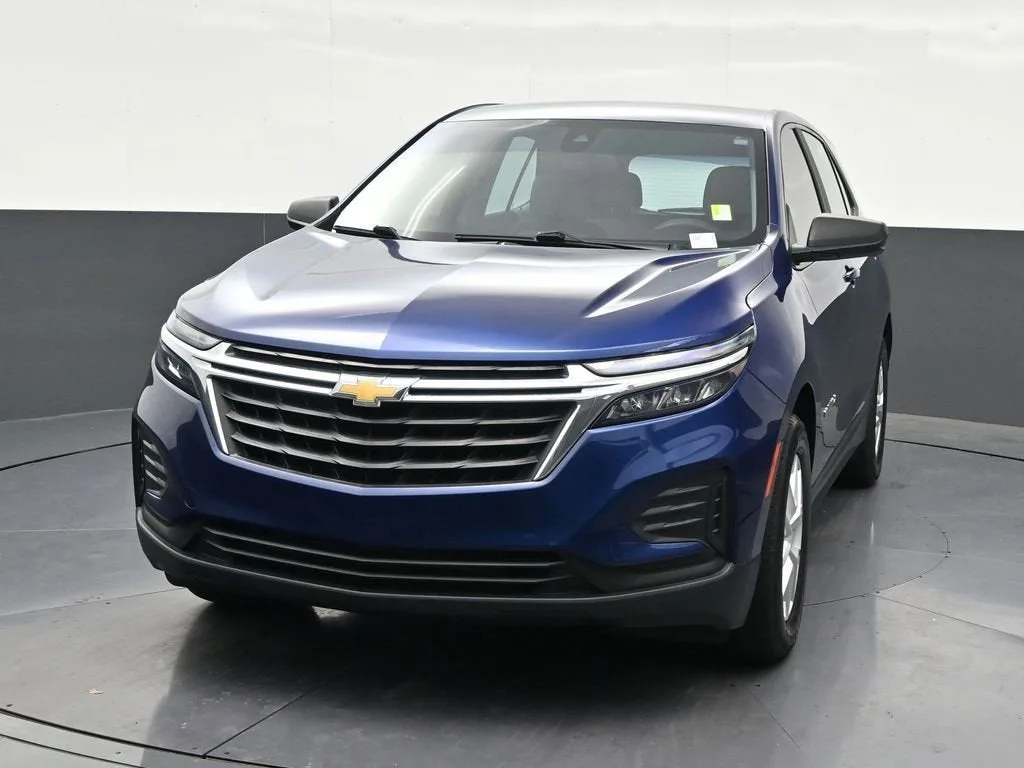 2023 Chevrolet Equinox LS photo 9