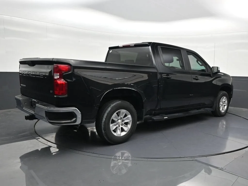 2023 Chevrolet Silverado 1500 LT photo 5