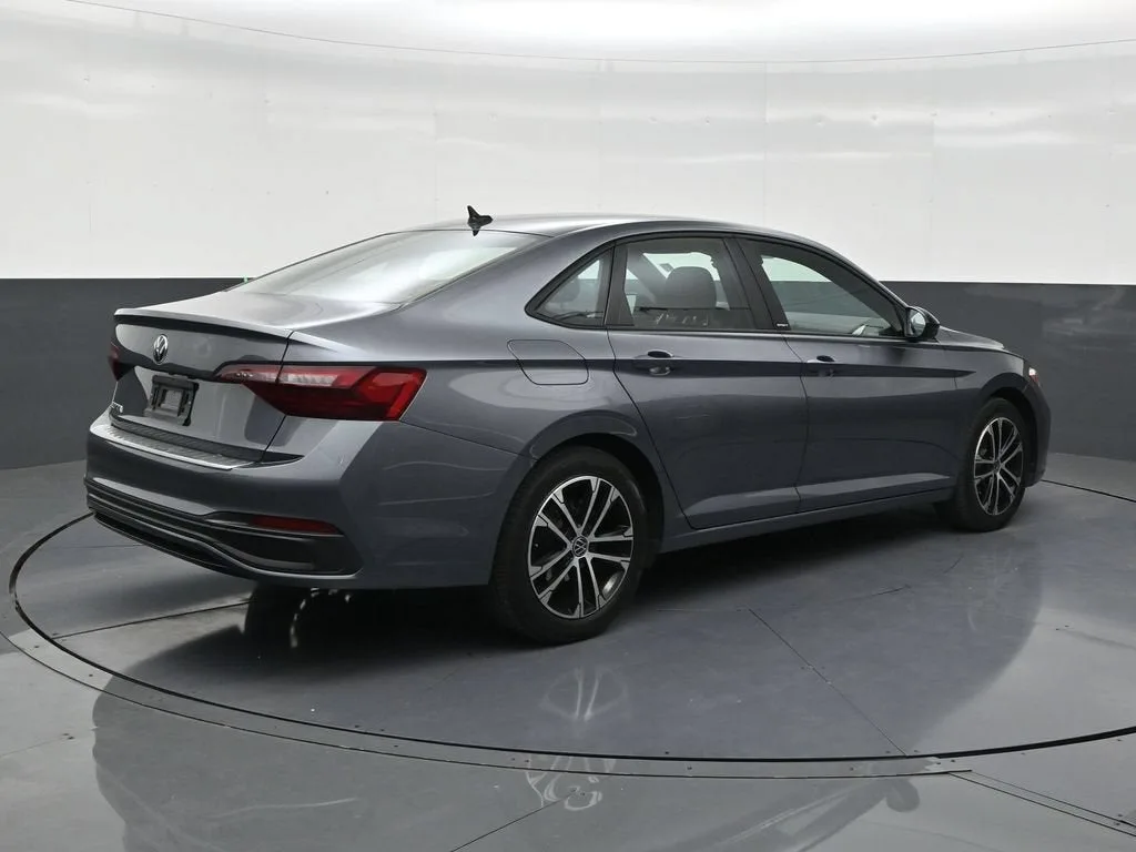 2024 Volkswagen Jetta 1.5T Sport photo 5