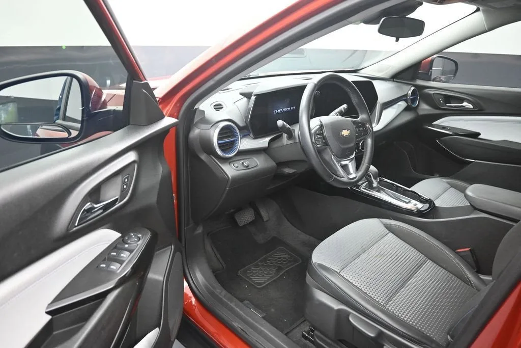2024 Chevrolet Trax LT photo 10