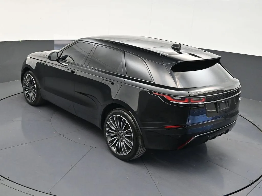 2022 Land Rover Range Rover Velar R-Dynamic S photo 11