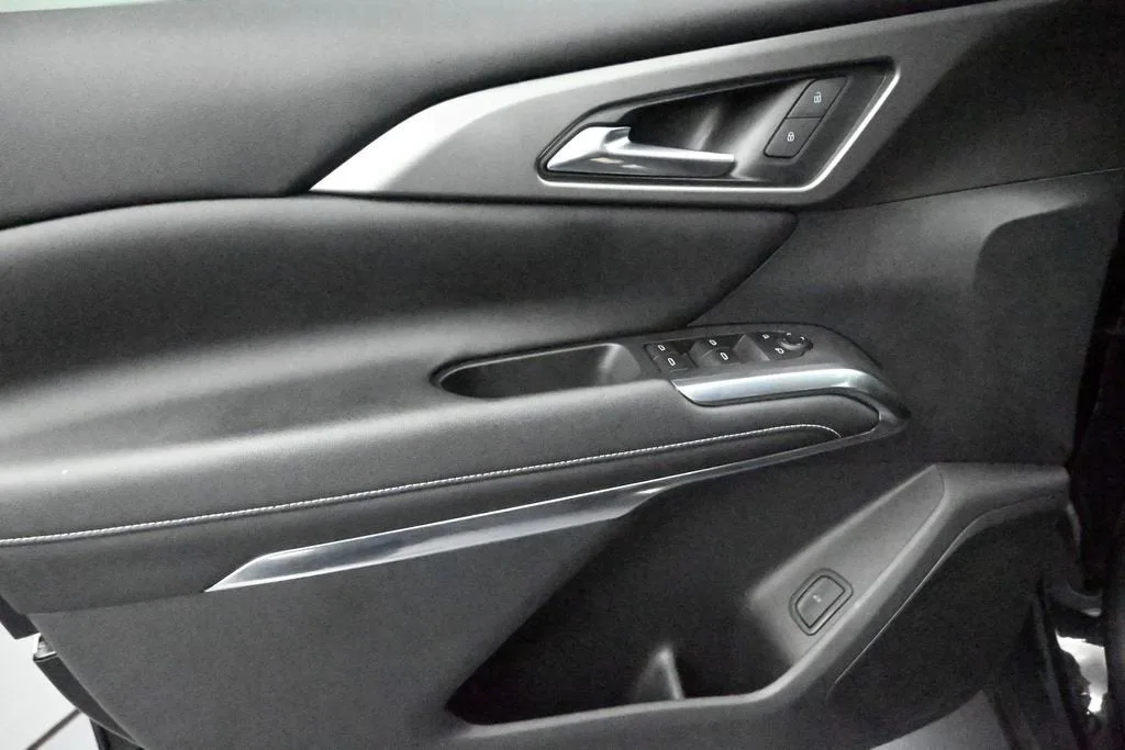 2024 Chevrolet Traverse LS photo 11