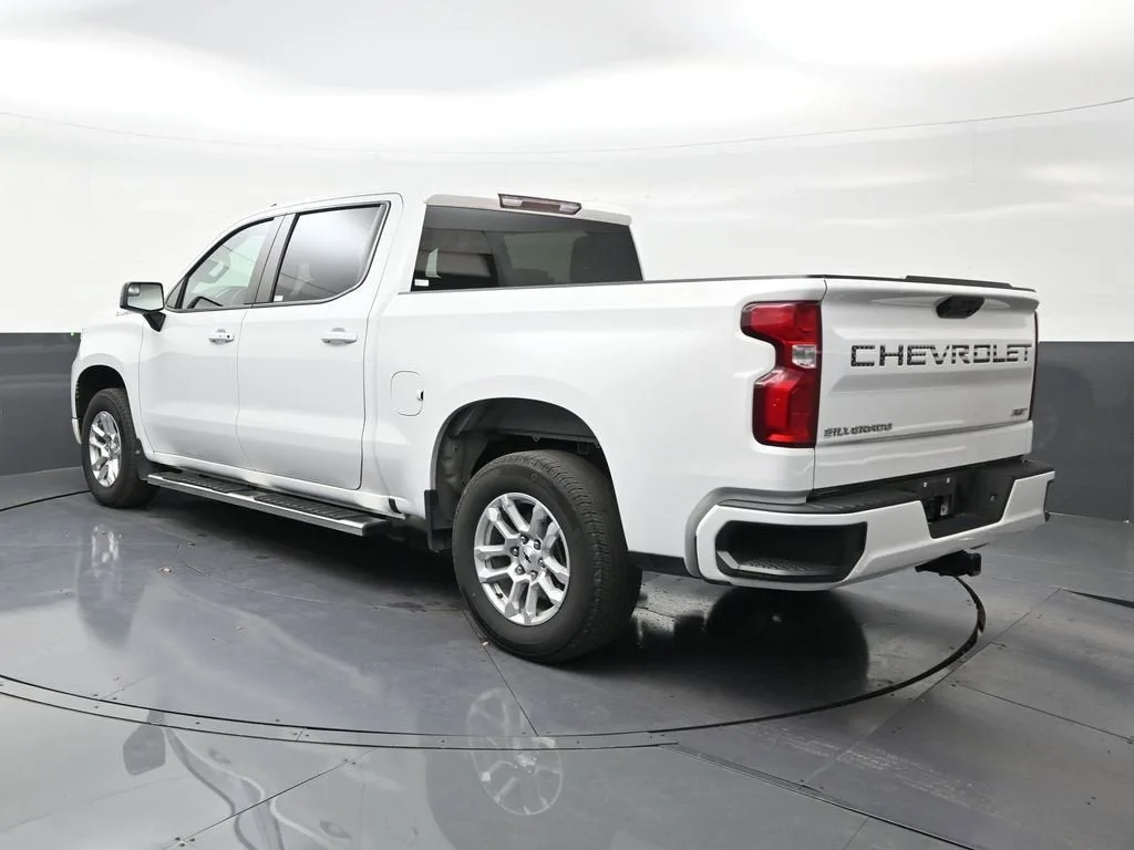 2024 Chevrolet Silverado 1500 RST photo 3