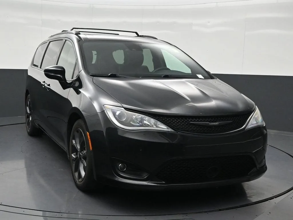 2019 Chrysler Pacifica Limited photo 8